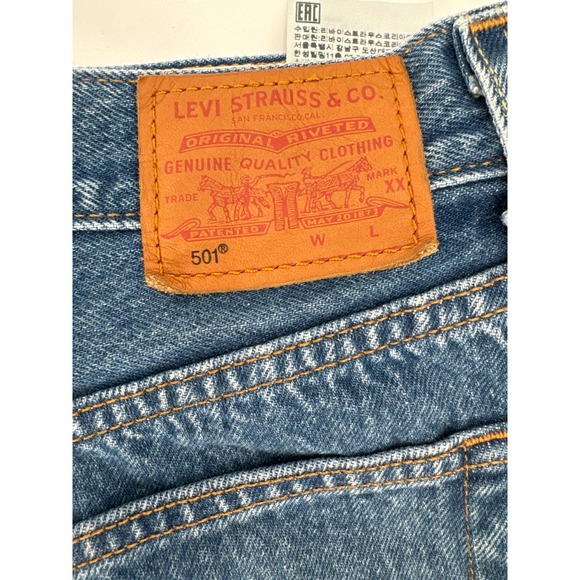 Levi's 501 Demin shorts with patches size w29 - Picture 3 of 7